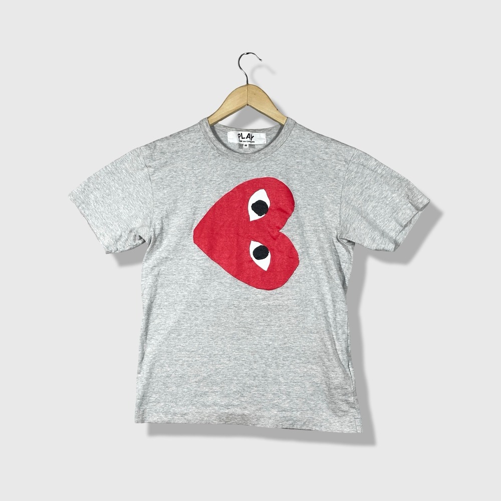 Comme des Garcons PLAY Heart Logo T-Shirt Womens Size M Gray Streetwear Casual
